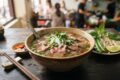 CUCINA VIETNAMITA: Phở Bò (Zuppa di noodle di riso in brodo di manzo)