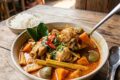 CUCINA CAMBOGIANA: Somlor Kari Sach Mon (curry rosso)